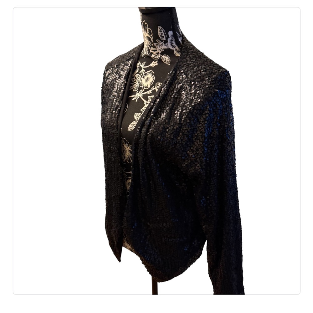 Torrid size 2  fits 14-16 black open waterfall  front  sequin Jacket NWOT